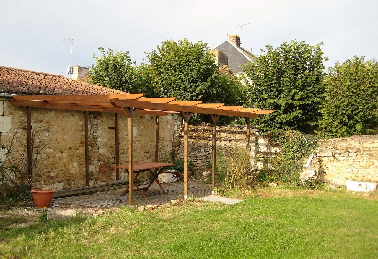 Chambre D'Hotes Oiron, Deux Sevres - Not Near Taize, Burgundy Bed & Breakfast Exterior foto